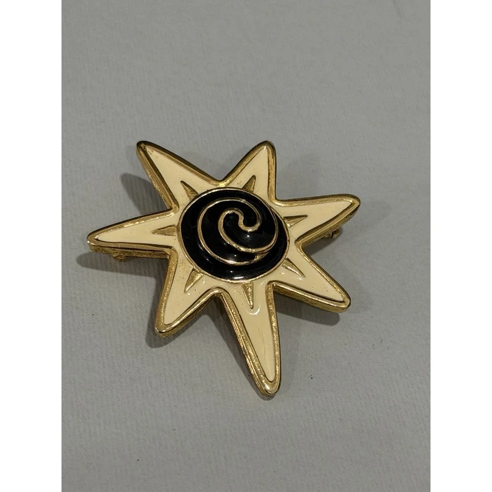 Vintage Gold Tone Enamel Starburst Brooch Cream Black Spiral Celestial Sun Pin